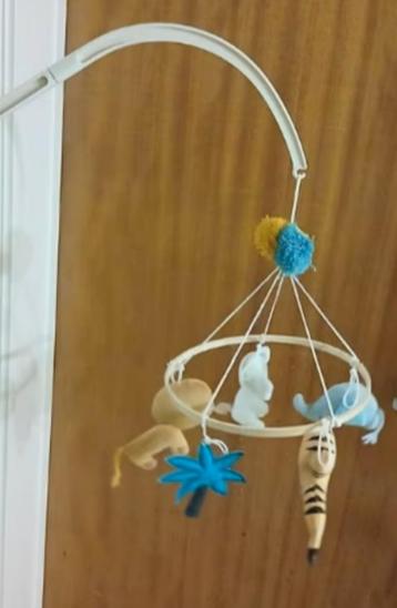 Mobile crazy jungle pour lit/parc bébé beschikbaar voor biedingen