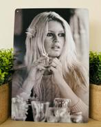 Plaque murale en métal Brigitte Bardot, Collections, Musique, Artistes & Célébrités, Affiche, Œuvre d'art ou Peinture, Enlèvement ou Envoi