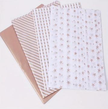 Groot lot (+/- 350 vellen) geschenk-verpakkingspapier beschikbaar voor biedingen