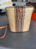 Rieten handtas, Ophalen, Handtas