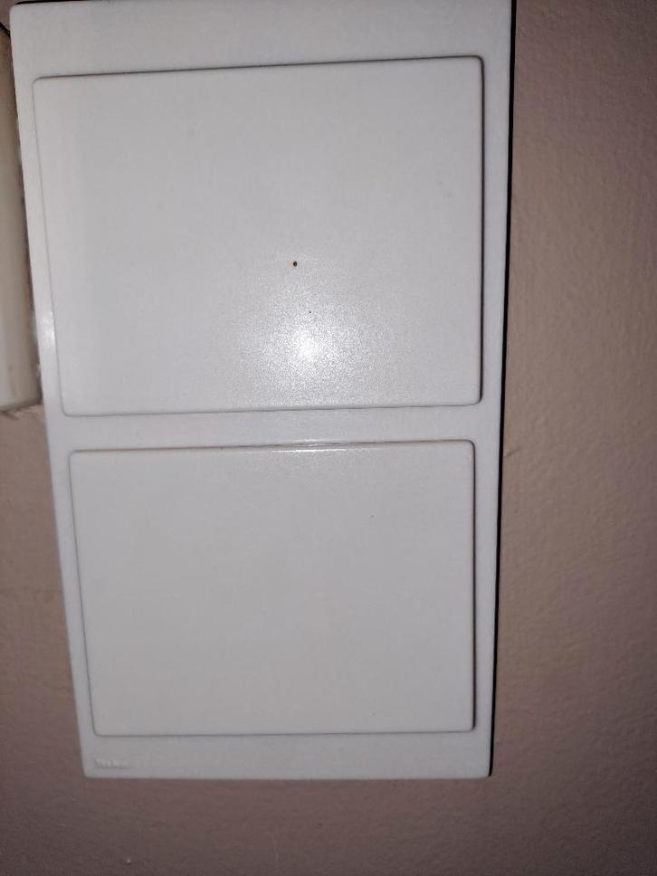 Niko schakelmateriaal – 25 stuks, Bricolage & Construction, Électricité & Câbles, Utilisé, Interrupteur, Interrupteur, Enlèvement