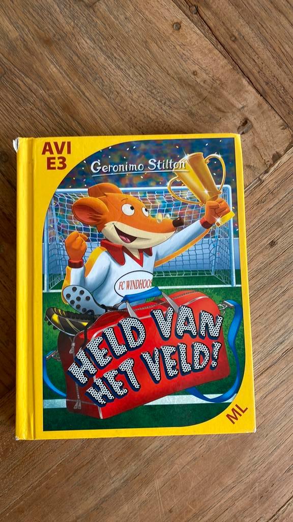 Geronimo Stilton - Held van het veld!, Boeken, Kinderboeken | Jeugd | onder 10 jaar, Ophalen