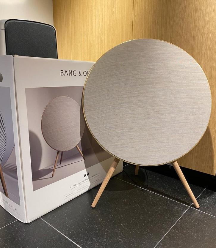 Bang & Olufsen Beoplay A9 4th Gen GVA Gold Tone - B&O, Audio, Tv en Foto, Luidsprekerboxen, Zo goed als nieuw, Front, Rear of Stereo speakers