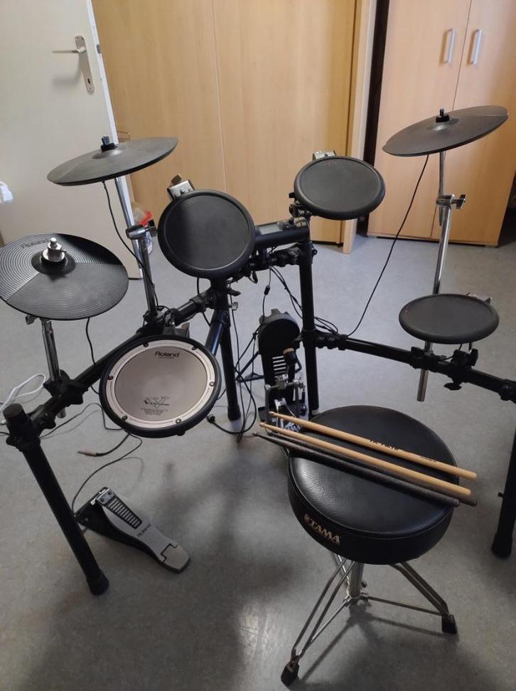 Roland elektronisch drumstel TD4, Muziek en Instrumenten, Drumstellen en Slagwerk, Zo goed als nieuw, Roland, Elektronisch, Ophalen