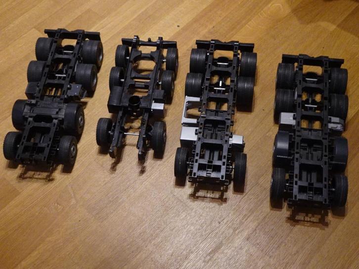 Diverse Bruder vrachtwagen chassis met wielen, Hobby en Vrije tijd, Modelbouw | Auto's en Voertuigen, Zo goed als nieuw, Truck