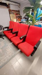 Rij cinema stoelen!, Ophalen