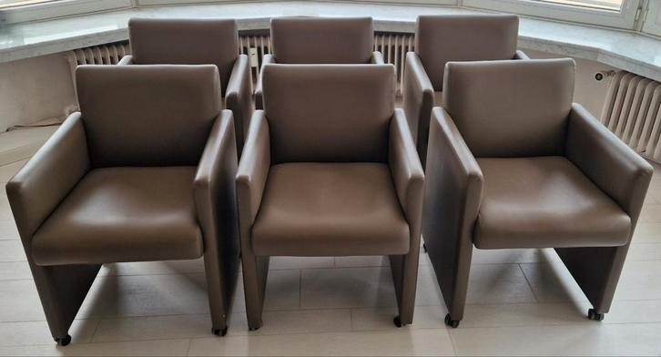 6x design stoelen in lederlook ( bruin) - op wieltjes, Huis en Inrichting, Stoelen, Bruin, Ophalen