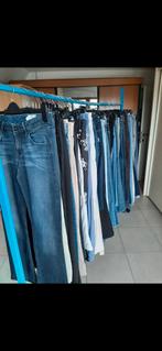 100 broeken voor dames . 4 €/stuk of 250 € alles, Kleding | Dames, Spijkerbroeken en Jeans, Ophalen of Verzenden, Zo goed als nieuw