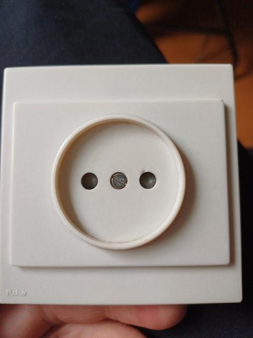 Schakelmateriaal Niko, Doe-het-zelf en Bouw, Elektriciteit en Kabels, Gebruikt, Ophalen of Verzenden