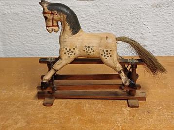 cheval à bascule antique, Enlèvement ou Envoi