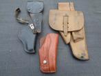 Oudere lederen holsters aan 16 euro / stuk, Ophalen of Verzenden, Landmacht, Overige typen
