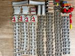Duplo lot treinsporen, rails, overweg, wissels, locomotief.., Ophalen of Verzenden, Zo goed als nieuw, Losse stenen, Duplo