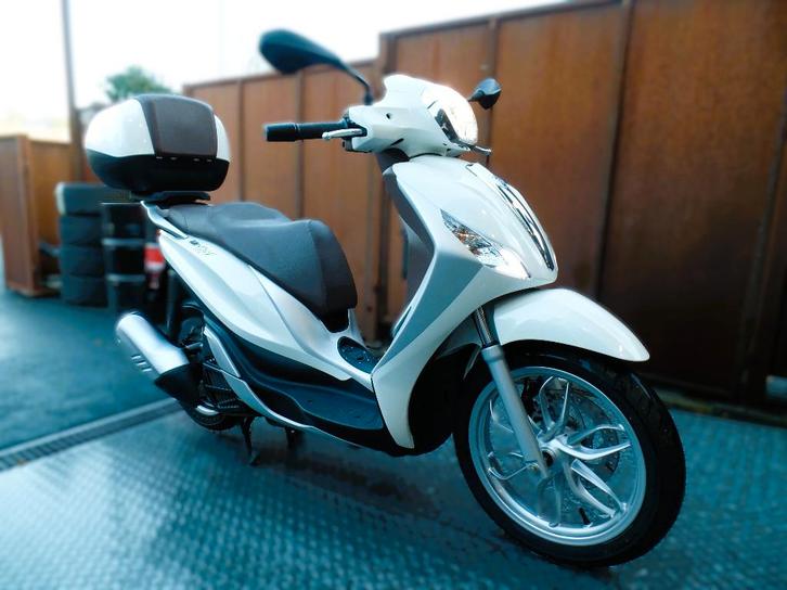 Piaggio medley 125cm³ ABS 2017 2932 km nieuw Gar 1,2,3 jaar, Motoren, Motoren | Piaggio, Bedrijf, Scooter, 11 kW of minder, 1 cilinder