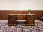 Klassiek Engels Chesterfield Bureau, Antiek en Kunst, Ophalen of Verzenden