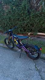 Surron, Fietsen en Brommers, Elektrische fietsen, Ophalen, Zo goed als nieuw, 50 km per accu of meer