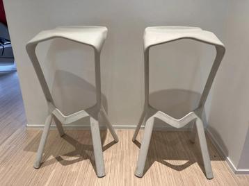 Barkruk Plank Miura wit beschikbaar voor biedingen