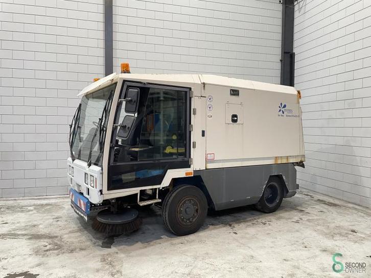 Schoonmaakmachines Diesel HMF 416 2003, Zakelijke goederen, Machines en Bouw | Heftrucks en Intern transport, Overige typen, Diesel