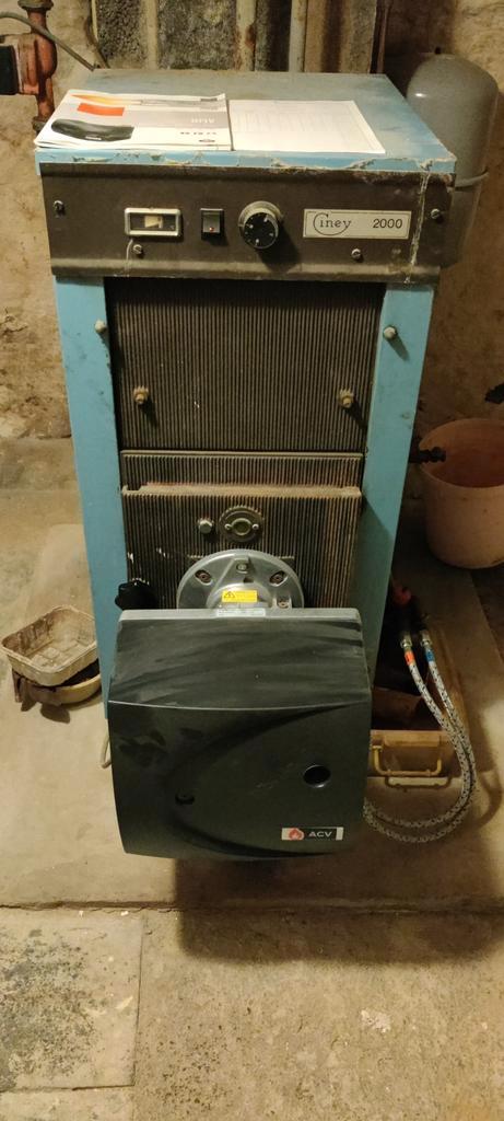 Chaudière Saint-Roch Ciney 2000 + brûleur + ballon, Huis en Inrichting, Kachels, Ophalen