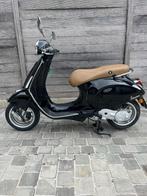 Vespa Primavera 50cc Zwart (Klasse A), Fietsen en Brommers, Scooters | Vespa, Ophalen, Overige modellen, Klasse A (25 km/u), Zo goed als nieuw