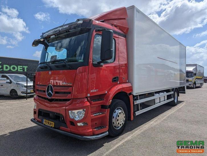 Mercedes-Benz Antos 2027 4x2 Dagcab Euro6C - GeslotenBak 7.6, Auto's, Vrachtwagens, ABS, Airconditioning, Cruise Control, Electronic Stability Program (ESP)