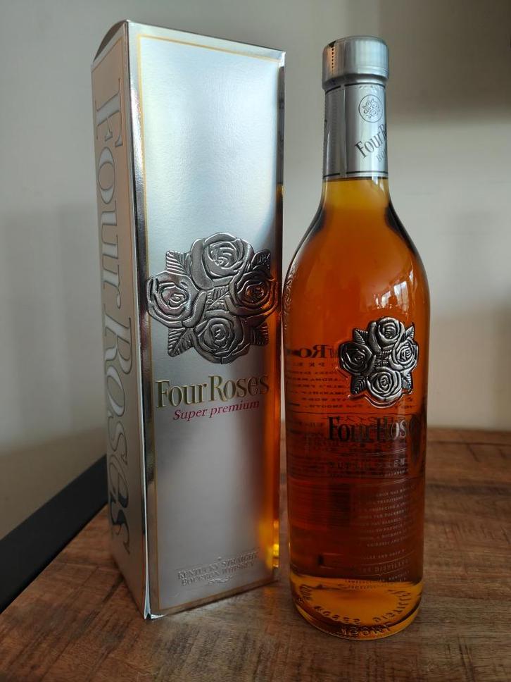 Four Roses "Super Premium" Japan only + box! (Rare) 43% 75cl, Verzamelen, Wijnen, Nieuw, Overige typen, Overige gebieden, Vol