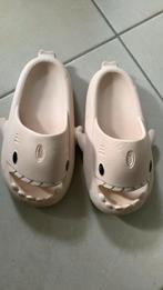 Tong plage rose  requin 36-37, Kleding | Dames, Etsy, Roze, Gedragen, Ophalen