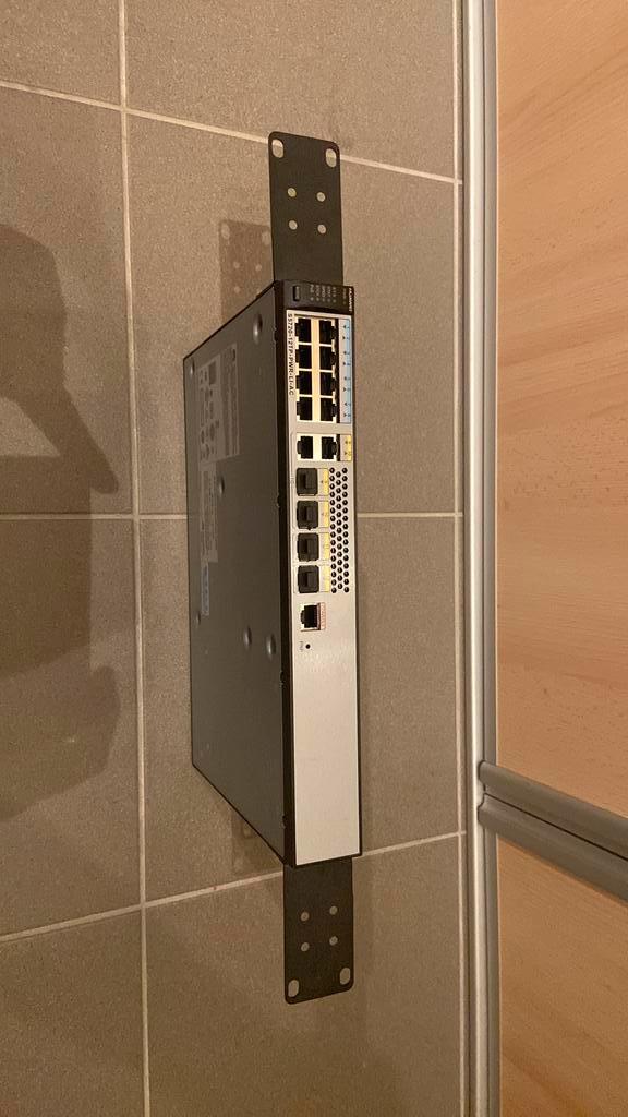 Huawei Switch Managed S5720 met PoE, Computers en Software, Netwerk switches, Zo goed als nieuw, Ophalen