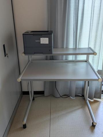 computertafel / printertafel beschikbaar voor biedingen