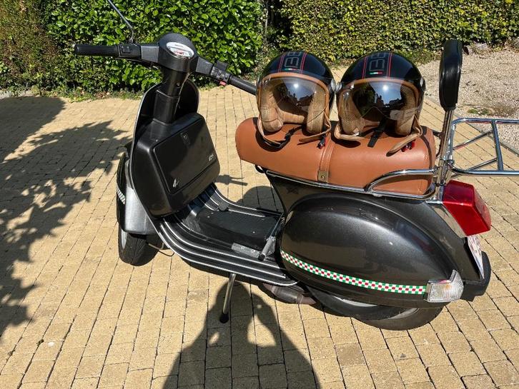 Vespa Lml 125 CC + bijpassende motorvesten en helmen, Fietsen en Brommers, Scooters | Vespa, Gebruikt, Overige modellen, Benzine