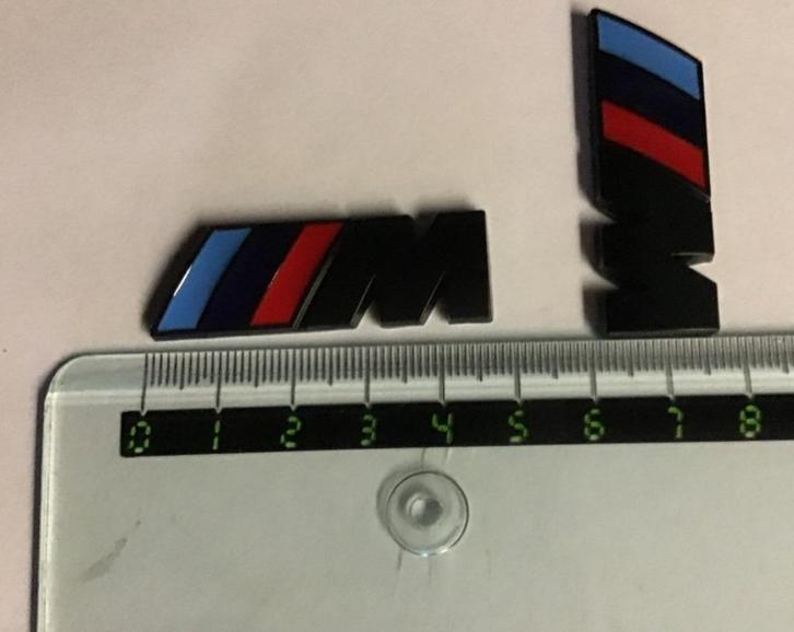 Set nieuwe zwarte kleine M emblemen 45x15mm badges voor BMW, Auto diversen, Tuning en Styling, Ophalen of Verzenden