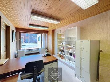Burostoel en Archiefkast met lades, met gratis hangmappen beschikbaar voor biedingen