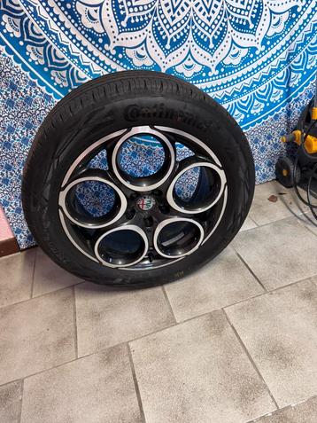 Nieuwe Alfa Romeo 18 inch wielen, nieuwe banden gerold 50 km beschikbaar voor biedingen