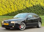 UNIEK SEAT LEON 1.8 20VT TURBO 4X4 TOPSPORT | DAKRAAM | NAP, Auto's, 4 deurs, Zwart, Leon, Zwart