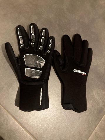 Duikhandschoenen Camaro beschikbaar voor biedingen