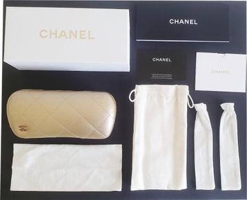 CHANEL briletui brildoos beschikbaar voor biedingen