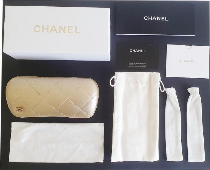 CHANEL briletui brildoos, Handtassen en Accessoires, Zonnebrillen en Brillen | Dames, Nieuw, Ophalen of Verzenden