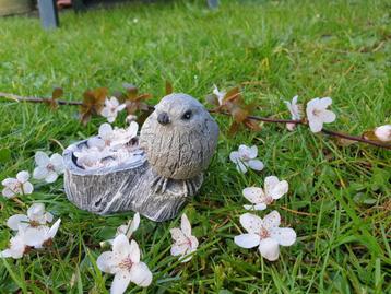vogel , tuinbeeld beschikbaar voor biedingen