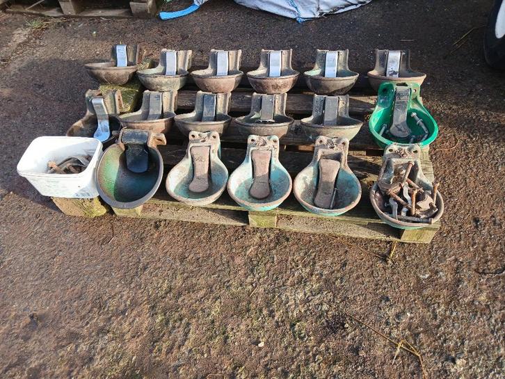 Abreuvoirs / Pulvérisateur Vicon / Hache-Paille / Bineuse, Zakelijke goederen, Landbouw | Werktuigen, Akkerbouw, Veehouderij, Overige typen