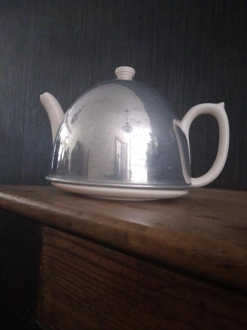 Retro theepot met warmhouddeksel in vilt. Gemerkt, Verzamelen, Retro, Huis en Inrichting, Verzenden
