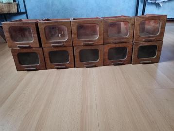 Grutter bakjes met emaillen product plaatjes beschikbaar voor biedingen