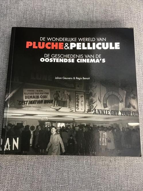 J. Geuvens - De wonderlijke wereld van pluche en pellicule, Boeken, Geschiedenis | Stad en Regio, Zo goed als nieuw, Ophalen of Verzenden
