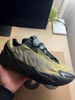 (Nieuw) Adidas Yeezy Boost 700 MNVN Resin, Overige kleuren, Nieuw, Ophalen of Verzenden, Adidas