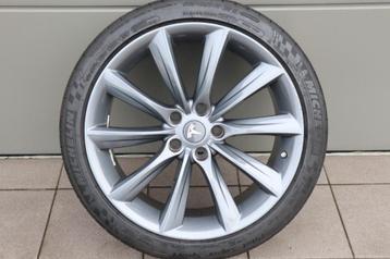 Wiel Tesla Model S 245/40ZR20 beschikbaar voor biedingen