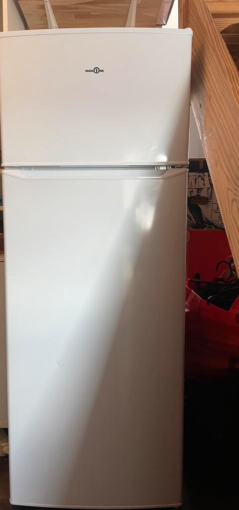 Réfrigérateur 2 portes HIGH ONE 2D 206 F W742C, Electroménager, Réfrigérateurs & Frigos, Comme neuf
