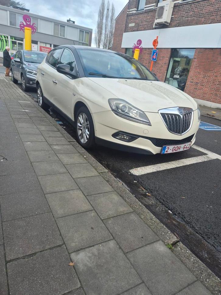 Lancia Delta 2010 Euro 5 1.6 Diesel, Autos, Mercedes-Benz, Particulier, Cruise Control, Vitres électriques, Système de navigation