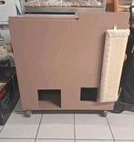 ◼️Houten kattenkast of huisje op wieltjes met krabmat opzij, Tuin en Terras, Ophalen, Zo goed als nieuw