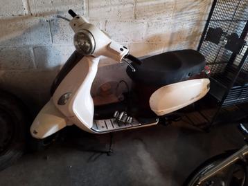 Scooter, Fietsen en Brommers, Ophalen, Zo goed als nieuw