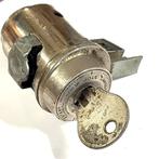 Klein materiaal Peugeot 404 Accessoires grill embleem, veren, Ophalen of Verzenden, Gebruikt, Peugeot