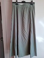 Lange effen rok in kaki groen, Kleding | Dames, Rokken, Maat 38/40 (M), Ophalen of Verzenden, Sora by Jbc, Gedragen