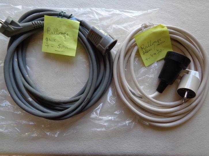 Rallonge électrique X 2 pièces, Bricolage & Construction, Électricité & Câbles, Utilisé, Câble ou Fil électrique, Envoi